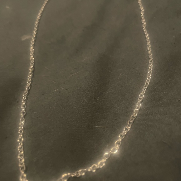 NWT Plain Silver Necklace - Picture 3 of 4